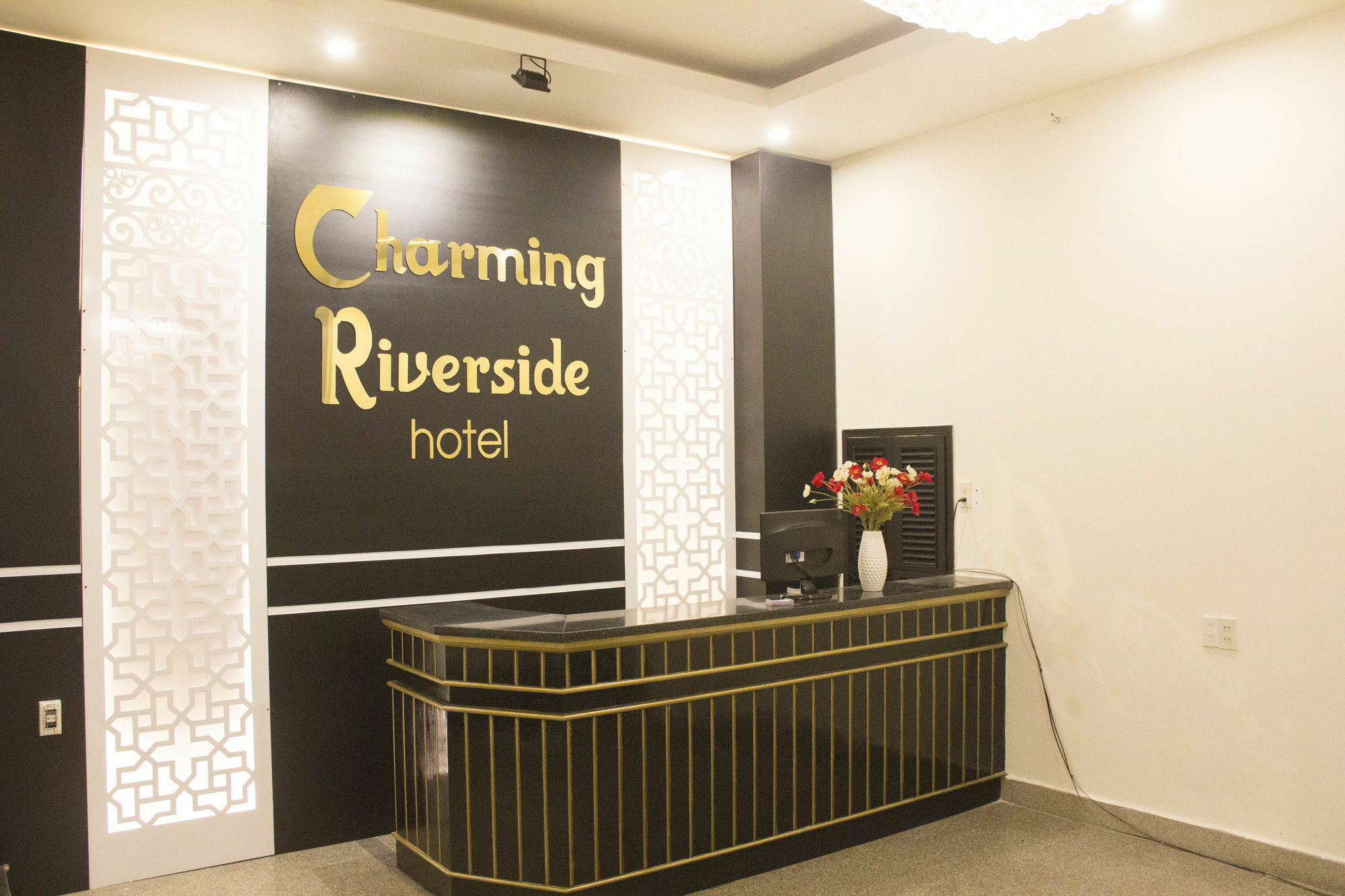 Charming Riverside Hotel Hue Exterior foto